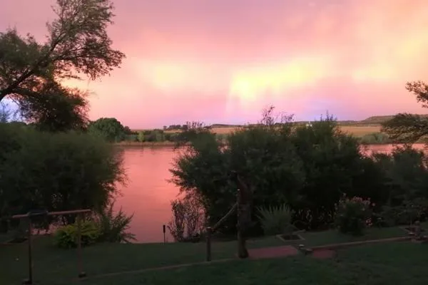 Pragtige Riviererf met Uitsonderlike Selfversorgende Leefstyl in die Hart van die Karoo - Beeld 12